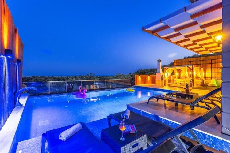Villa Noble دمرة المظهر الخارجي الصورة