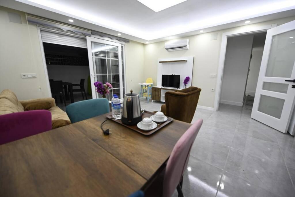Villa Noble دمرة المظهر الخارجي الصورة