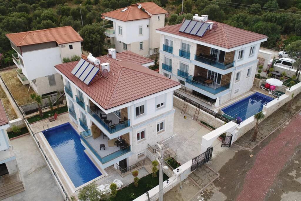 Villa Noble دمرة المظهر الخارجي الصورة