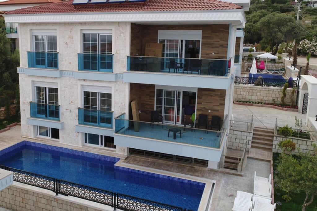 Villa Noble دمرة المظهر الخارجي الصورة